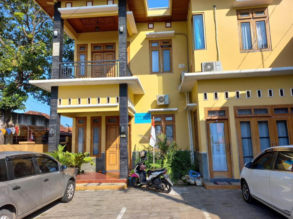 Riki Guesthouse Syari'Ah Jepara Εξωτερικό φωτογραφία